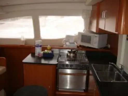 Used Power Catamaran for Sale 2007 Leopard 47 Layout & Accommodations Image Gallery